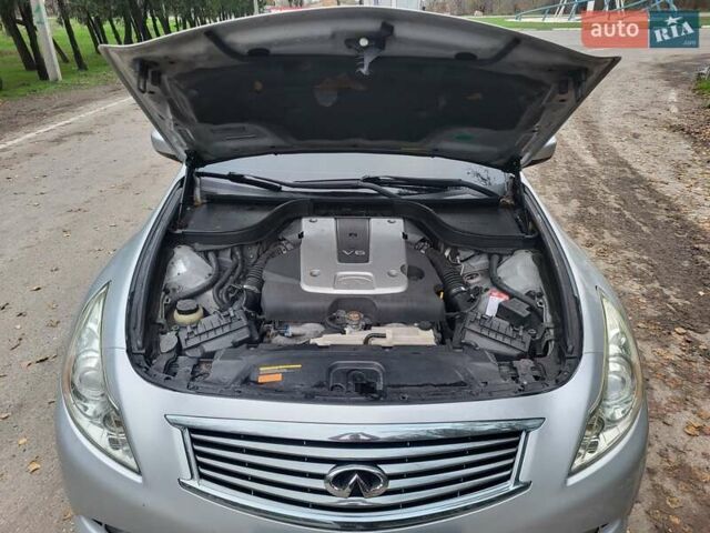 Серый Инфинити G25, объемом двигателя 2.5 л и пробегом 204 тыс. км за 7850 $, фото 11 на Automoto.ua
