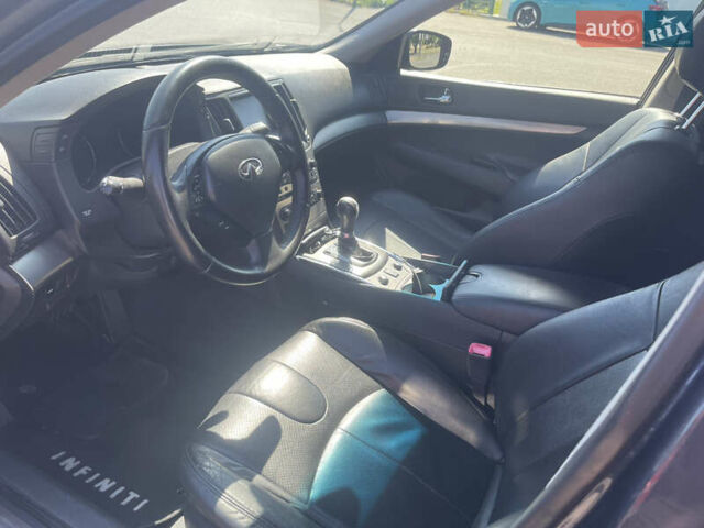 Серый Инфинити G25, объемом двигателя 2.5 л и пробегом 152 тыс. км за 9500 $, фото 7 на Automoto.ua