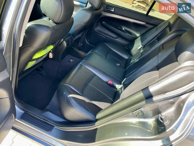 Серый Инфинити G25, объемом двигателя 2.5 л и пробегом 200 тыс. км за 10900 $, фото 12 на Automoto.ua