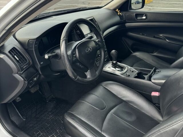Інфініті G25 2011 у Полтаві на Automoto.ua Сірий Інфініті G25, об'ємом двигуна 2.5 л та пробігом 218 тис. км за 9500 $, фото 10 на Automoto.ua
