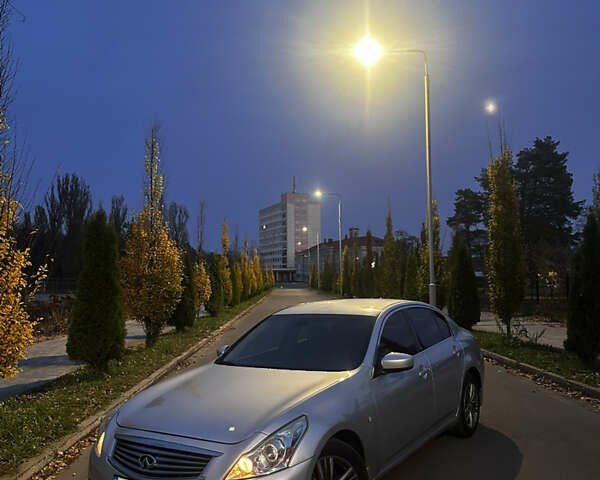 Серый Инфинити G25, объемом двигателя 2.5 л и пробегом 219 тыс. км за 8000 $, фото 2 на Automoto.ua