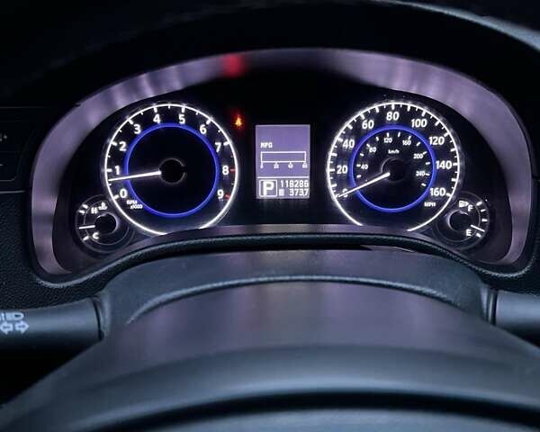 Серый Инфинити G25, объемом двигателя 2.5 л и пробегом 118 тыс. км за 9600 $, фото 8 на Automoto.ua