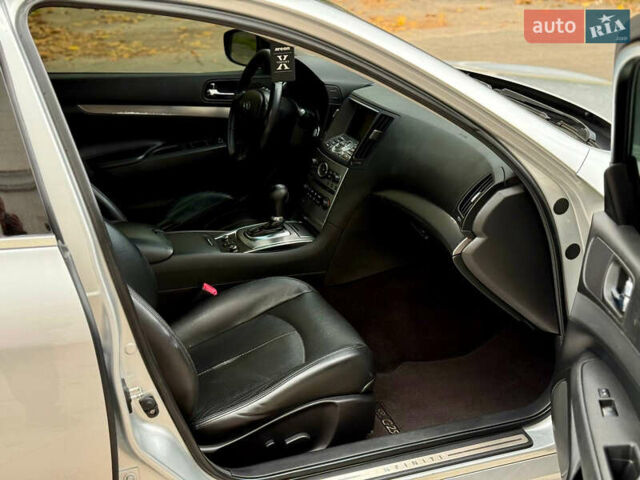 Серый Инфинити G25, объемом двигателя 2.5 л и пробегом 195 тыс. км за 9600 $, фото 15 на Automoto.ua