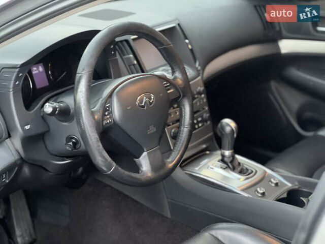 Серый Инфинити G25, объемом двигателя 2.5 л и пробегом 210 тыс. км за 8550 $, фото 10 на Automoto.ua