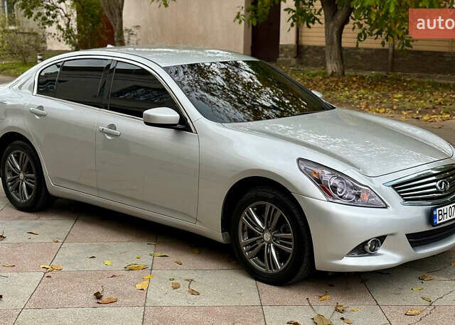 Серый Инфинити G25, объемом двигателя 2.5 л и пробегом 195 тыс. км за 9600 $, фото 10 на Automoto.ua