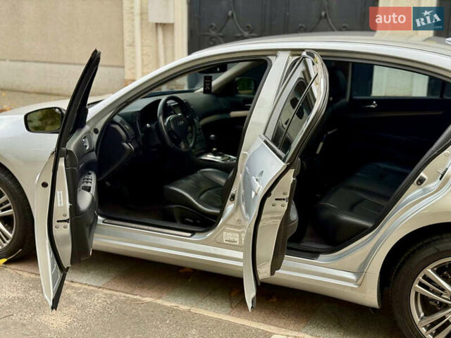 Серый Инфинити G25, объемом двигателя 2.5 л и пробегом 195 тыс. км за 9600 $, фото 14 на Automoto.ua