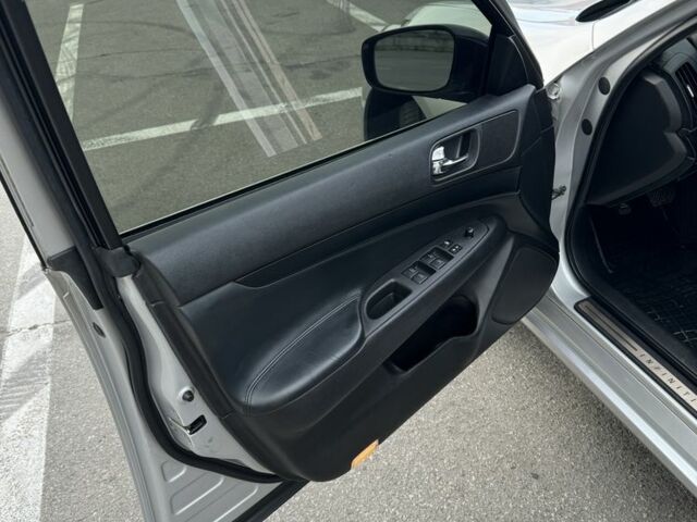 Інфініті G25 2011 у Полтаві на Automoto.ua Сірий Інфініті G25, об'ємом двигуна 2.5 л та пробігом 218 тис. км за 9500 $, фото 14 на Automoto.ua