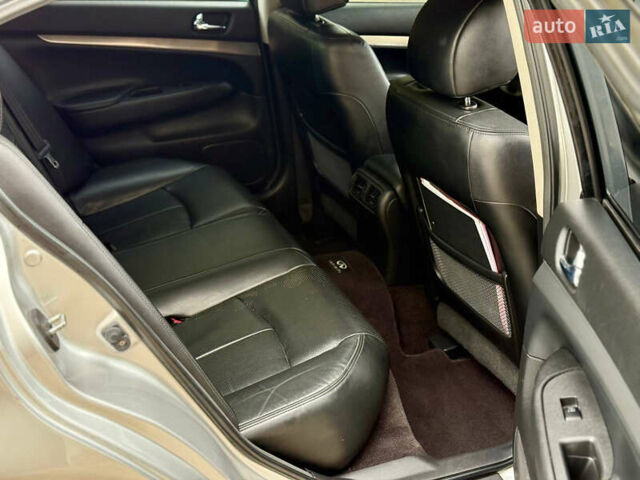 Серый Инфинити G25, объемом двигателя 2.5 л и пробегом 195 тыс. км за 9600 $, фото 17 на Automoto.ua