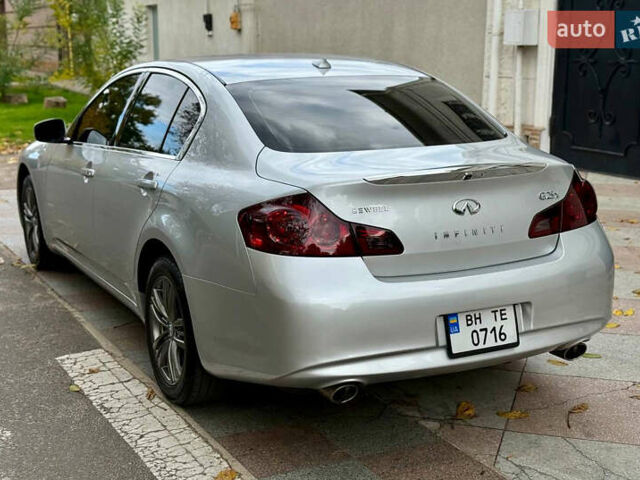 Серый Инфинити G25, объемом двигателя 2.5 л и пробегом 195 тыс. км за 9600 $, фото 7 на Automoto.ua