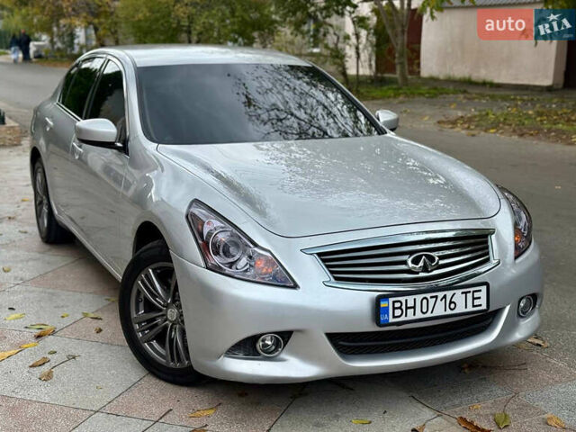 Серый Инфинити G25, объемом двигателя 2.5 л и пробегом 195 тыс. км за 9600 $, фото 1 на Automoto.ua