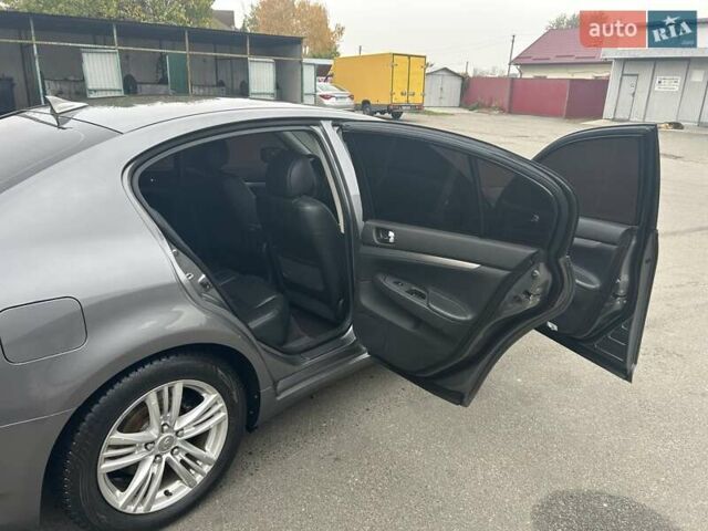 Серый Инфинити G25, объемом двигателя 2.5 л и пробегом 210 тыс. км за 8000 $, фото 2 на Automoto.ua