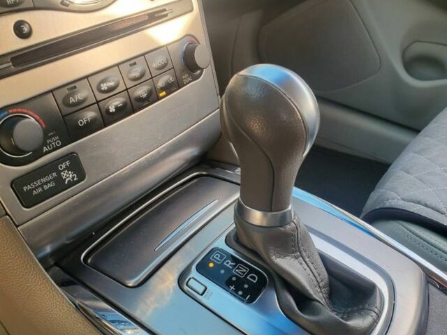 Серый Инфинити G25, объемом двигателя 2.5 л и пробегом 127 тыс. км за 9300 $, фото 6 на Automoto.ua