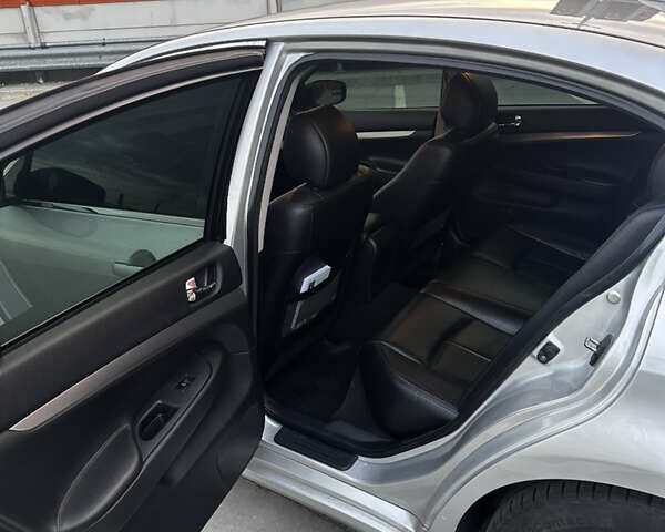 Серый Инфинити G25, объемом двигателя 2.5 л и пробегом 219 тыс. км за 8000 $, фото 7 на Automoto.ua