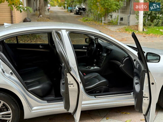 Серый Инфинити G25, объемом двигателя 2.5 л и пробегом 195 тыс. км за 9600 $, фото 18 на Automoto.ua