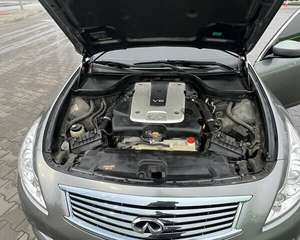 Серый Инфинити G25, объемом двигателя 2.5 л и пробегом 210 тыс. км за 8550 $, фото 8 на Automoto.ua