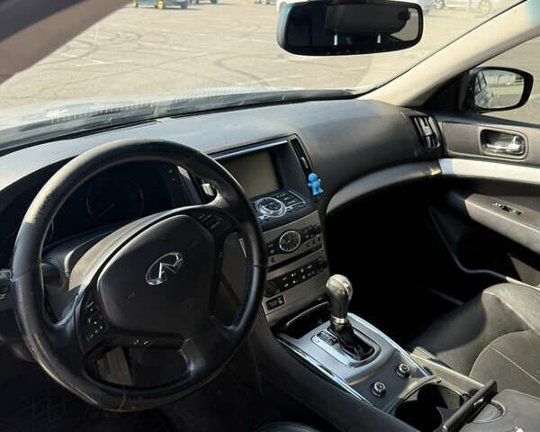 Сірий Інфініті G25, об'ємом двигуна 2.5 л та пробігом 270 тис. км за 9299 $, фото 22 на Automoto.ua