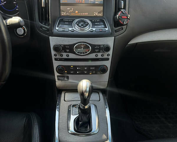 Серый Инфинити G25, объемом двигателя 2.5 л и пробегом 187 тыс. км за 9500 $, фото 8 на Automoto.ua