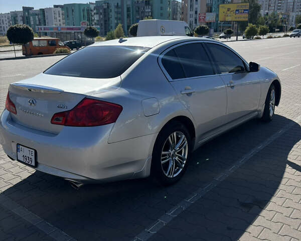 Серый Инфинити G25, объемом двигателя 2.5 л и пробегом 187 тыс. км за 9500 $, фото 3 на Automoto.ua