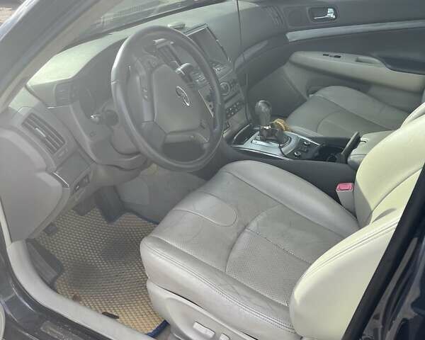 Синий Инфинити G25, объемом двигателя 2.5 л и пробегом 219 тыс. км за 9900 $, фото 4 на Automoto.ua