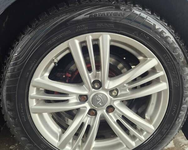 Синий Инфинити G25, объемом двигателя 2.5 л и пробегом 280 тыс. км за 7000 $, фото 5 на Automoto.ua