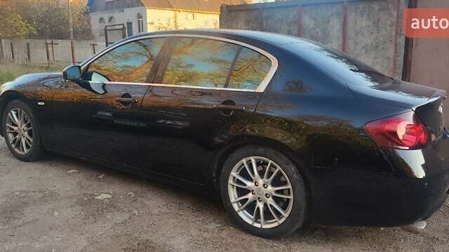 Черный Инфинити G35, объемом двигателя 3.5 л и пробегом 241 тыс. км за 9000 $, фото 2 на Automoto.ua