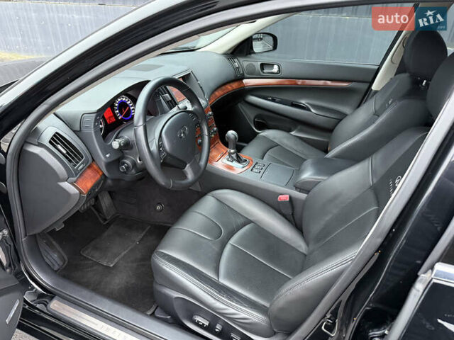 Черный Инфинити G35, объемом двигателя 3.5 л и пробегом 92 тыс. км за 10000 $, фото 6 на Automoto.ua