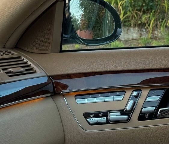 Черный Инфинити G35, объемом двигателя 5.5 л и пробегом 275 тыс. км за 10000 $, фото 7 на Automoto.ua