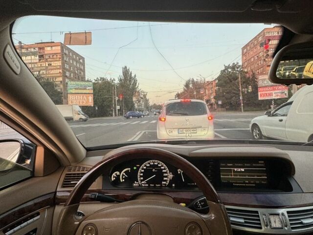 Черный Инфинити G35, объемом двигателя 5.5 л и пробегом 275 тыс. км за 10000 $, фото 5 на Automoto.ua