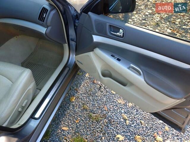 Серый Инфинити G35, объемом двигателя 3.5 л и пробегом 263 тыс. км за 7800 $, фото 5 на Automoto.ua