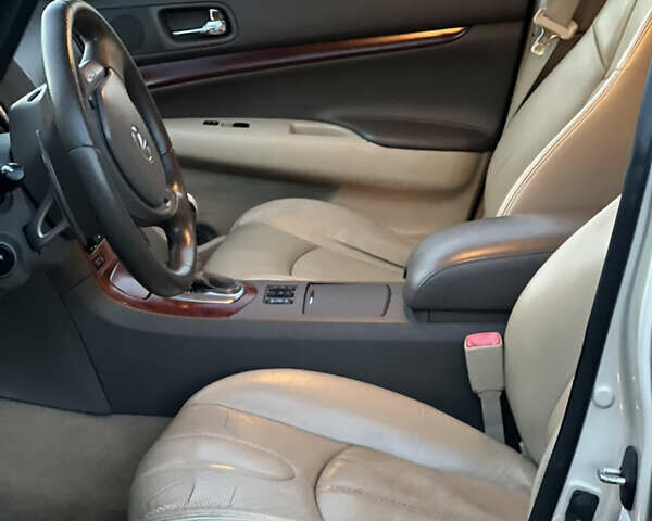 Серый Инфинити G35, объемом двигателя 3.5 л и пробегом 318 тыс. км за 6600 $, фото 8 на Automoto.ua