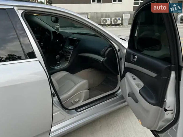 Серый Инфинити G35, объемом двигателя 3.5 л и пробегом 245 тыс. км за 8700 $, фото 7 на Automoto.ua