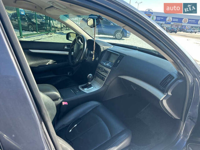 Серый Инфинити G35, объемом двигателя 3.5 л и пробегом 270 тыс. км за 8000 $, фото 8 на Automoto.ua