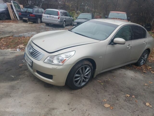 Серый Инфинити G35, объемом двигателя 0 л и пробегом 200 тыс. км за 4200 $, фото 1 на Automoto.ua