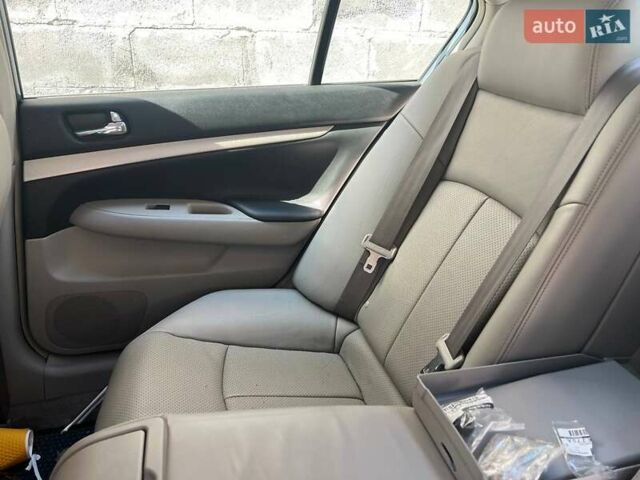 Синий Инфинити G35, объемом двигателя 3.5 л и пробегом 141 тыс. км за 4500 $, фото 6 на Automoto.ua