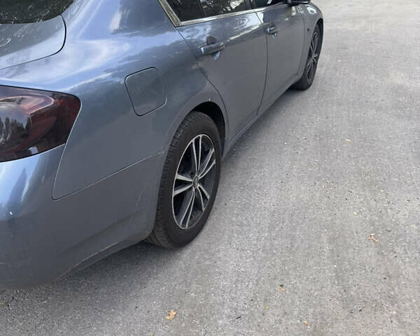 Синий Инфинити G35, объемом двигателя 3.5 л и пробегом 300 тыс. км за 6000 $, фото 3 на Automoto.ua