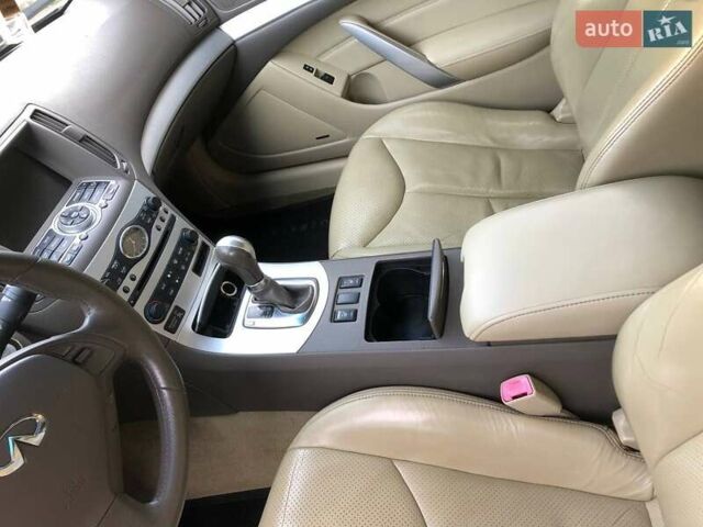 Белый Инфинити G37, объемом двигателя 3.7 л и пробегом 144 тыс. км за 11490 $, фото 9 на Automoto.ua