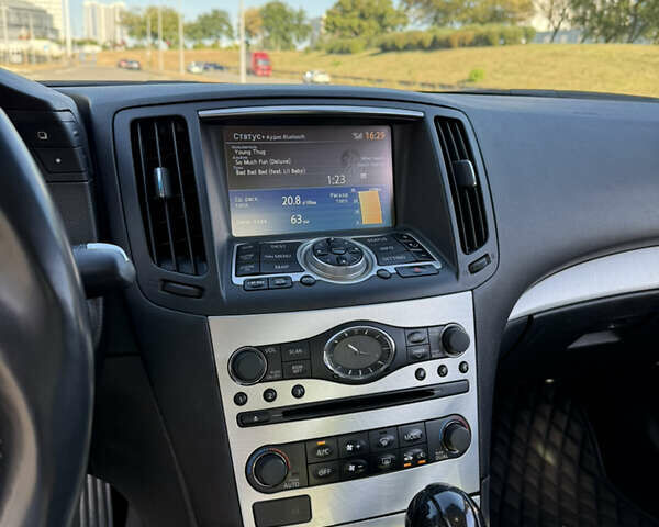 Белый Инфинити G37, объемом двигателя 3.7 л и пробегом 228 тыс. км за 13000 $, фото 8 на Automoto.ua