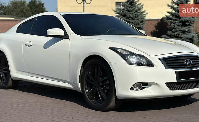 Белый Инфинити G37, объемом двигателя 3.7 л и пробегом 208 тыс. км за 12999 $, фото 13 на Automoto.ua