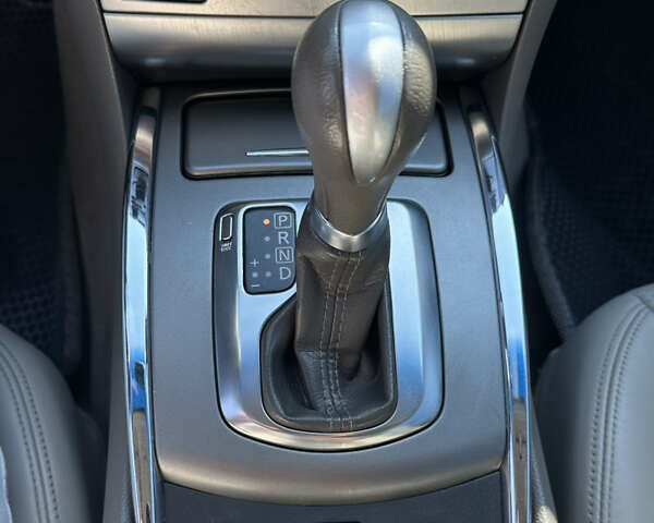 Белый Инфинити G37, объемом двигателя 3.7 л и пробегом 208 тыс. км за 12999 $, фото 32 на Automoto.ua