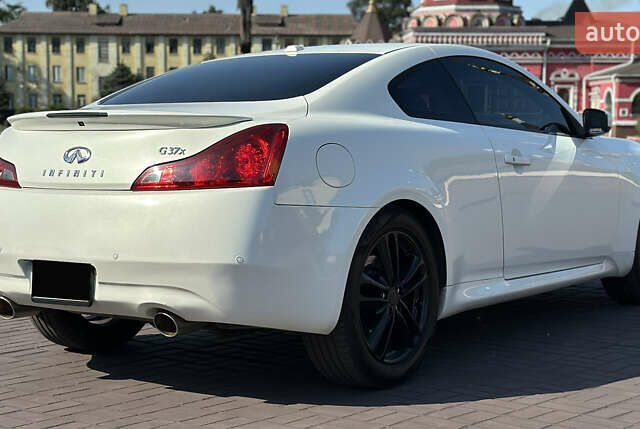 Белый Инфинити G37, объемом двигателя 3.7 л и пробегом 208 тыс. км за 12999 $, фото 17 на Automoto.ua