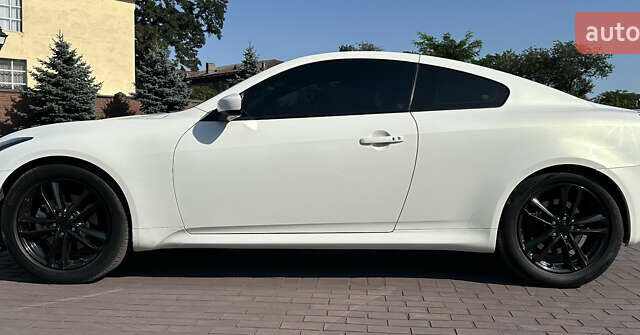 Белый Инфинити G37, объемом двигателя 3.7 л и пробегом 208 тыс. км за 12999 $, фото 21 на Automoto.ua