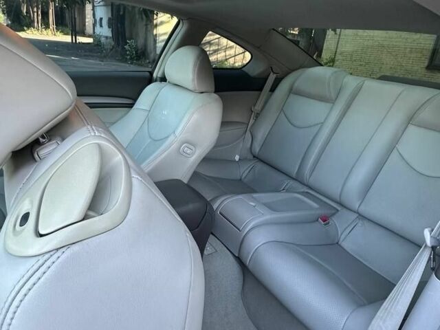 Белый Инфинити G37, объемом двигателя 3.7 л и пробегом 125 тыс. км за 10800 $, фото 6 на Automoto.ua