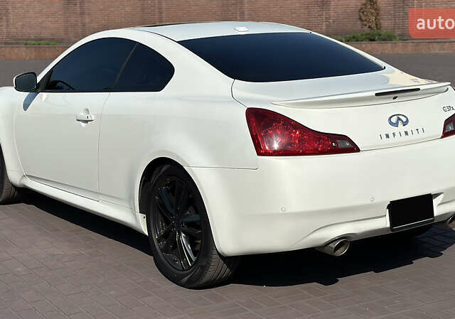 Белый Инфинити G37, объемом двигателя 3.7 л и пробегом 208 тыс. км за 12999 $, фото 19 на Automoto.ua