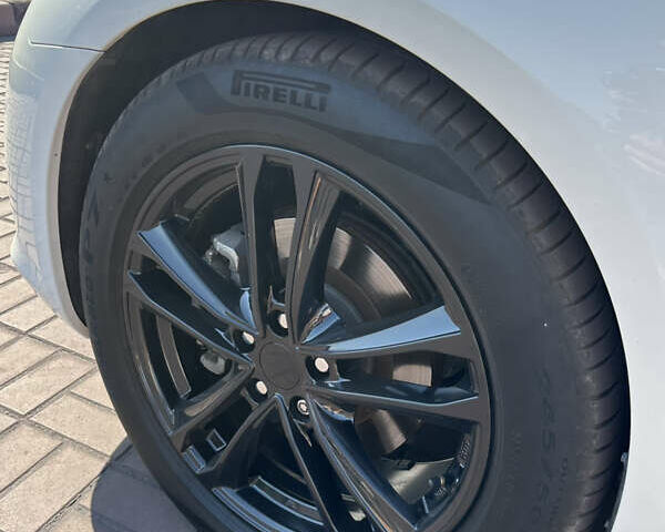 Белый Инфинити G37, объемом двигателя 3.7 л и пробегом 208 тыс. км за 12999 $, фото 42 на Automoto.ua