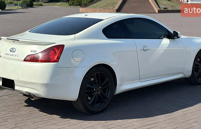 Белый Инфинити G37, объемом двигателя 3.7 л и пробегом 208 тыс. км за 12999 $, фото 15 на Automoto.ua