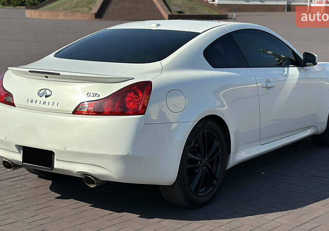 Белый Инфинити G37, объемом двигателя 3.7 л и пробегом 208 тыс. км за 12999 $, фото 16 на Automoto.ua