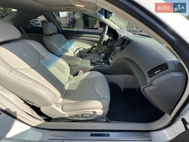 Белый Инфинити G37, объемом двигателя 3.7 л и пробегом 208 тыс. км за 12999 $, фото 27 на Automoto.ua