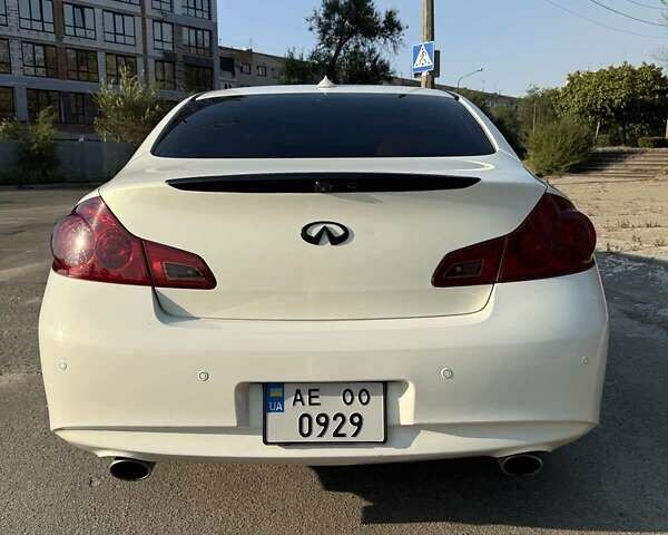 Білий Інфініті G37, об'ємом двигуна 3.7 л та пробігом 220 тис. км за 9500 $, фото 1 на Automoto.ua