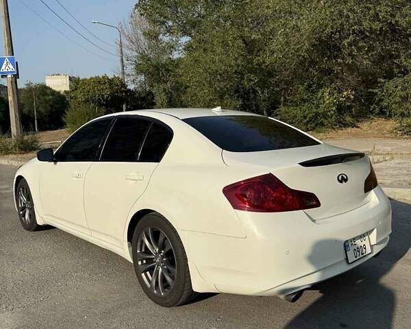 Білий Інфініті G37, об'ємом двигуна 3.7 л та пробігом 220 тис. км за 9500 $, фото 2 на Automoto.ua