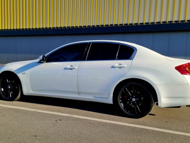 Білий Інфініті G37, об'ємом двигуна 3.7 л та пробігом 180 тис. км за 9900 $, фото 2 на Automoto.ua